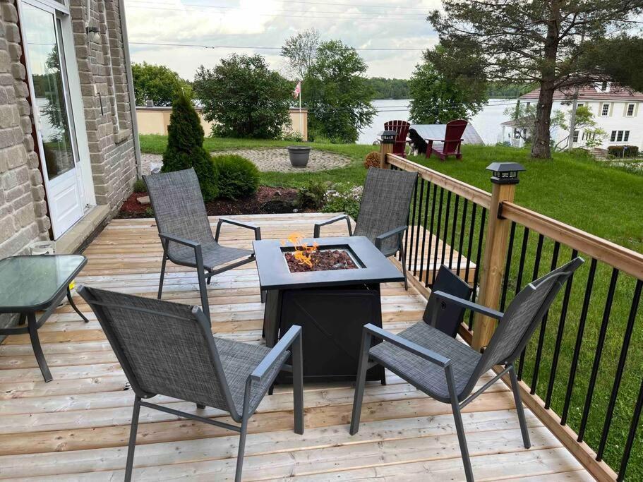 Rock Hill Bed & Breakfast Sharbot Lake エクステリア 写真